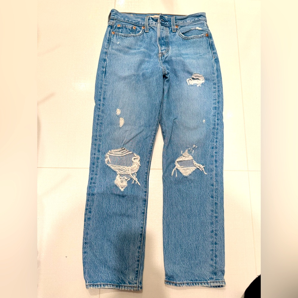 Levi’s Women’s 501 Jeans Wedgie Straight Distressed Ankle; size 26